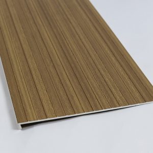 kil i träimiterad aluminium