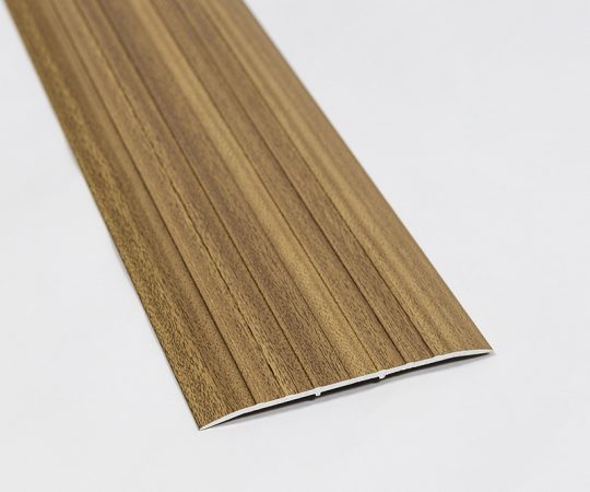 träimiterad tröskelplåt i aluminium