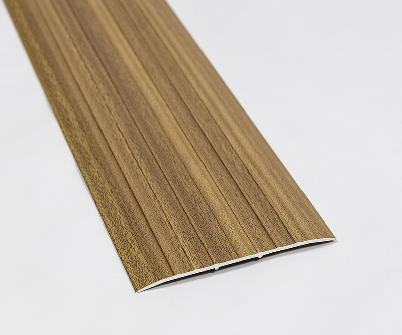 träimiterad tröskelplåt i aluminium